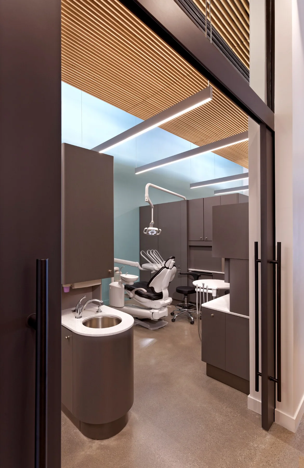 Dental operatory at MY Prosthodontic Dental Clinic